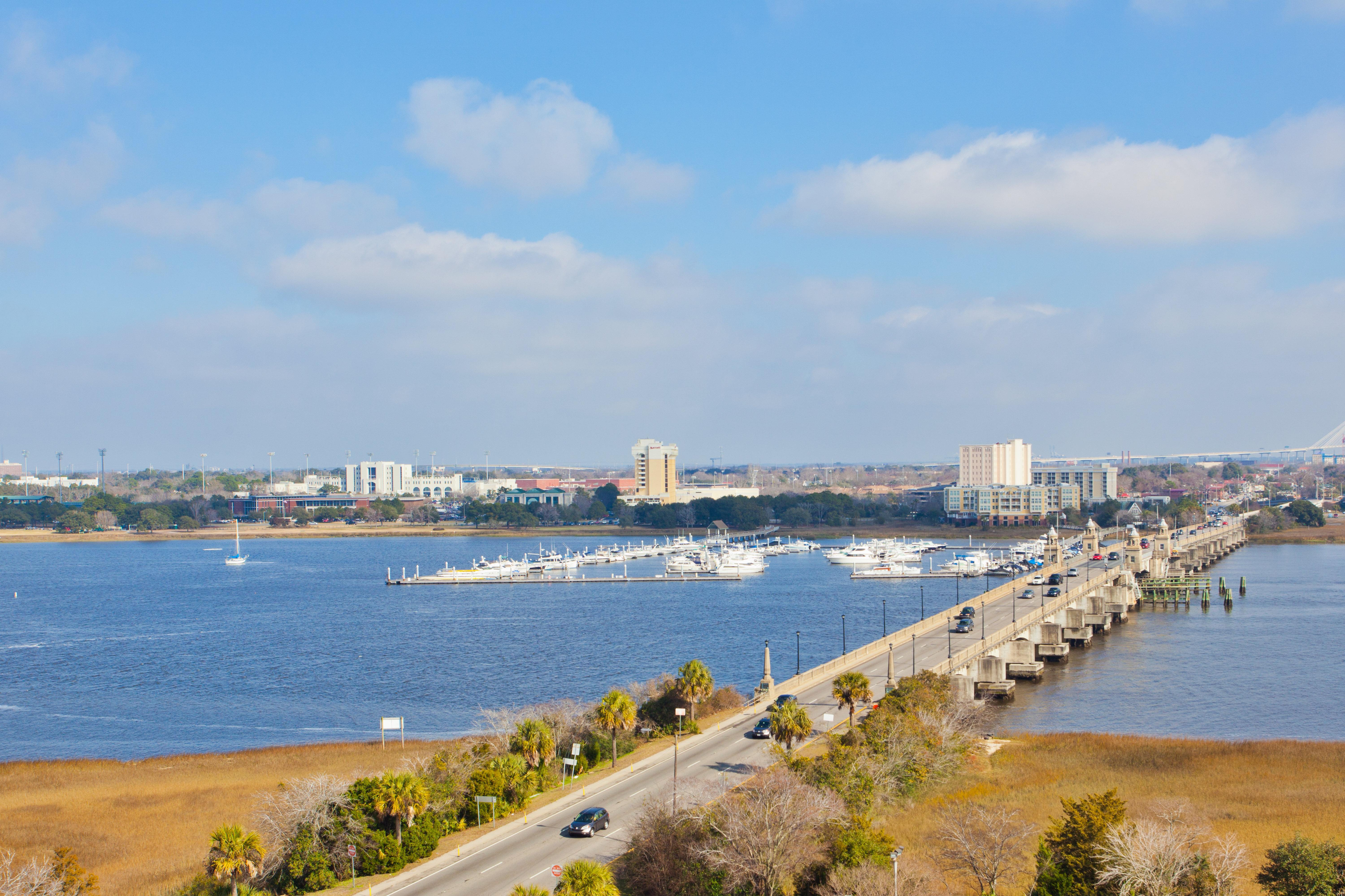 Holiday Inn Charleston-Riverview, An Ihg Hotel Exteriör bild