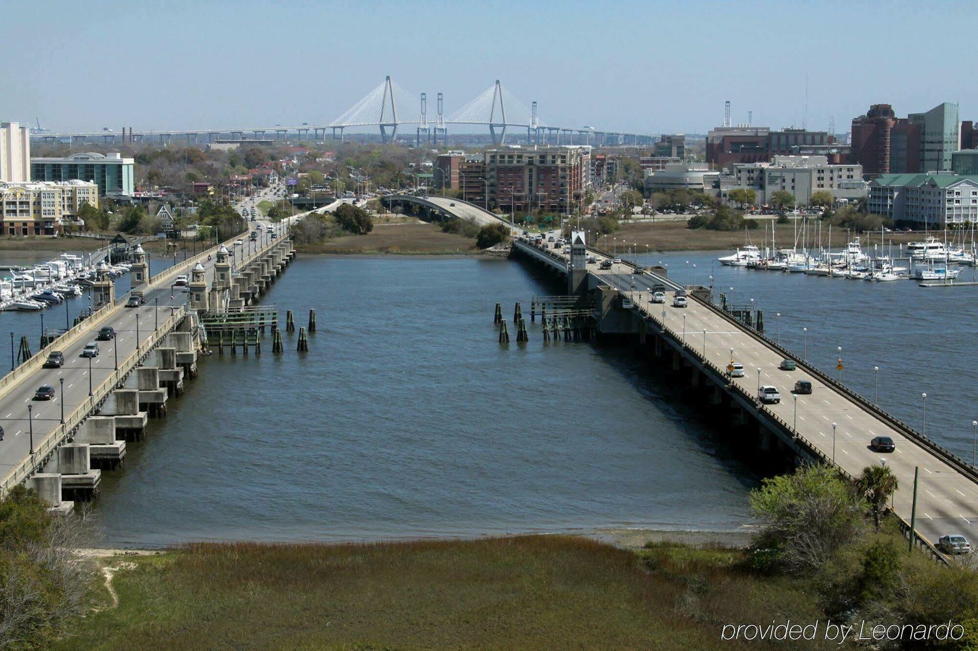 Holiday Inn Charleston-Riverview, An Ihg Hotel Exteriör bild