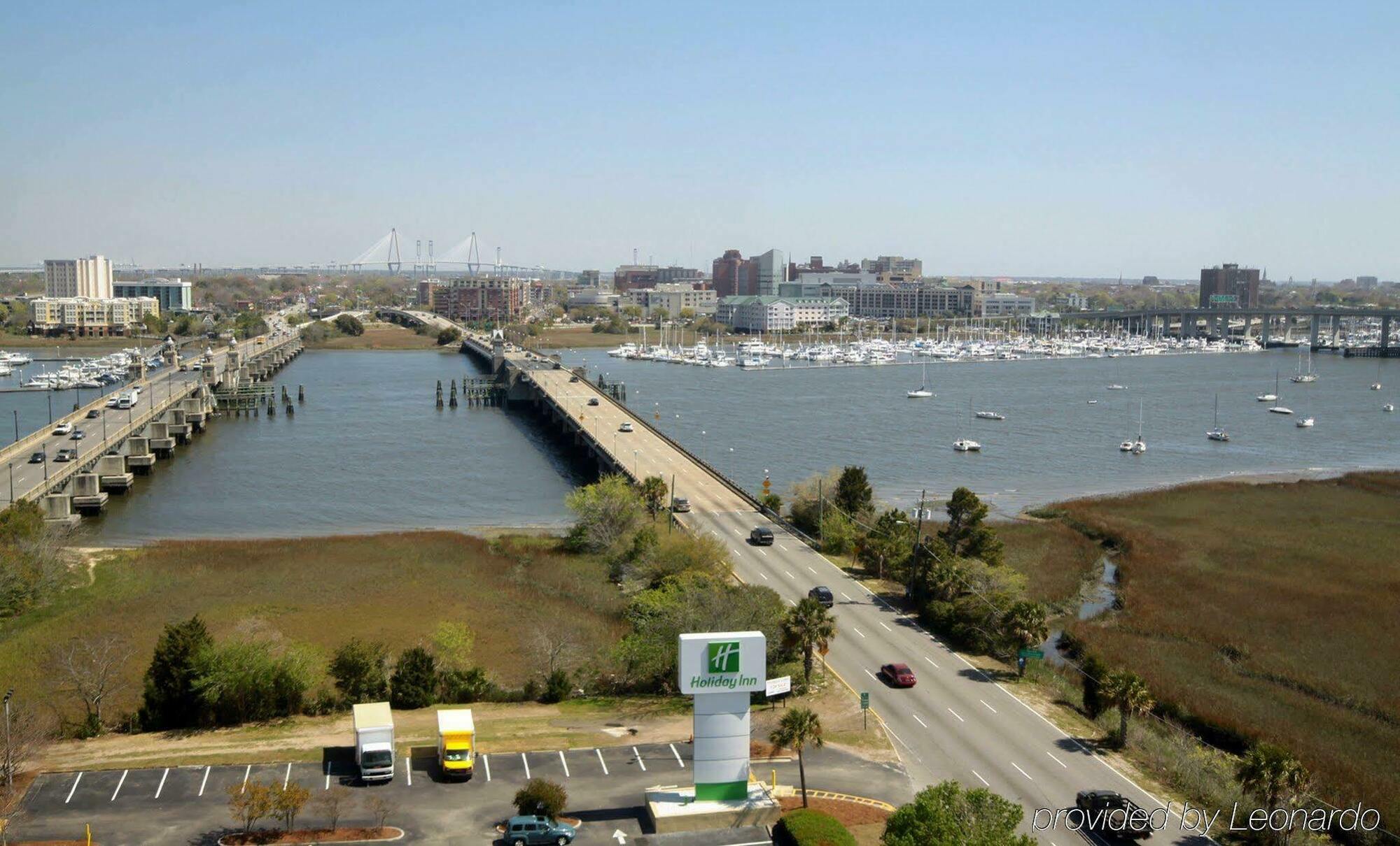 Holiday Inn Charleston-Riverview, An Ihg Hotel Exteriör bild